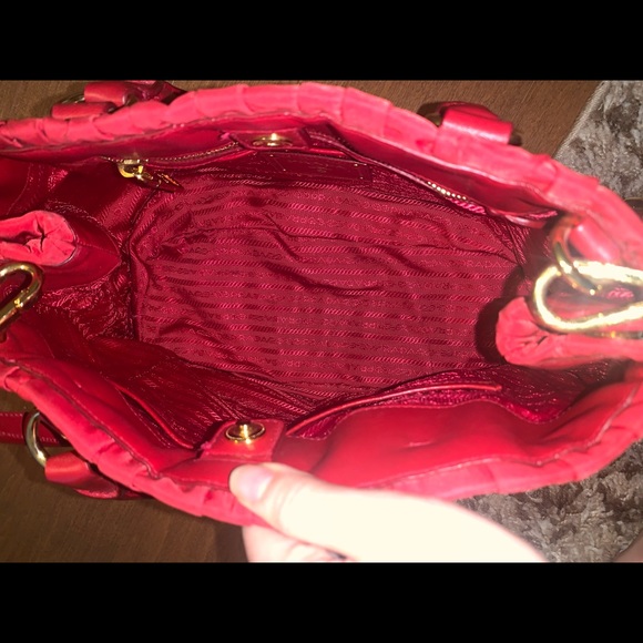 Prada Red Gauffre - Picture 10 of 12